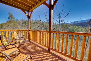 A View For Two by Venture Smoky Mountains - 4