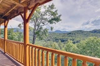 A Walk in the Clouds by Venture Smoky Mountains - 8
