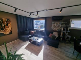 Large and central 2 bedroom apartment with free parking, EV recharging and a private garden - Stavanger - 3