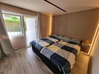 Large and central 2 bedroom apartment with free parking, EV recharging and a private garden - Stavanger - 0