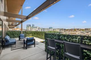 Grand Ole Nashville in Downtown Nashville, Walk to Broadway, Parking, Pool, Gym - 9
