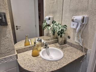 flat a 2 min da praia de copacabana e ipanema - Rio de Janeiro - 1