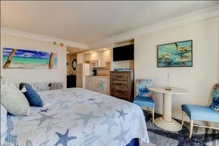 Bang For Your Buck Hotel Condo On Daytona Beach with Kitchen and Ocean View - 8
