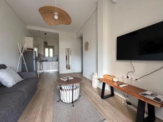 Apartamento Eliá, Renovado con Terraza Privada y Sofá Cama de Lujo - Atene - 0