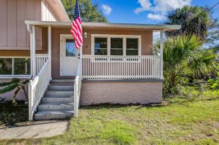 Near Downtown Beach Main House - Woodland Escape - Pensacola - 7