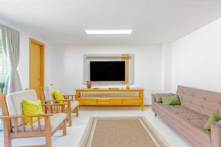 IT106 Excelente Apartamento Pé na Areia 4 Suítes - Camacari - 0