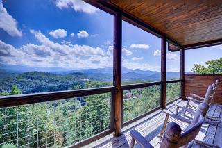 Bluebirds Over the Smokies by Venture Smoky Mountains - Sevierville - 0