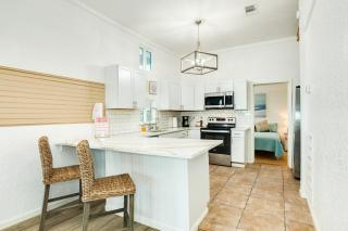 Beach Bum - Limited Steps - Minute Walk to Beach - Surfside Beach - 2