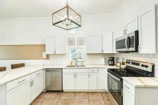 Beach Bum - Limited Steps - Minute Walk to Beach - Surfside Beach - 1