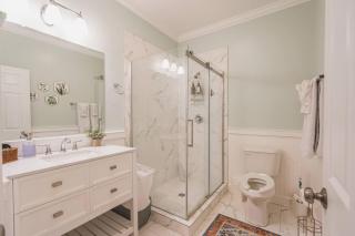 Victorian Modern Room in Carriage House - Unit B - Savannah - 5