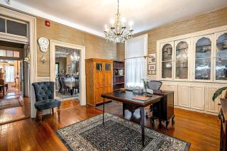 Parlor Room_Victorian_Private Entrance, Bathroom - Savannah - 3