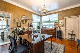 Parlor Room_Victorian_Private Entrance, Bathroom - 2