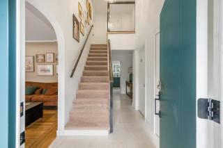 Serene Kerrisdale Retreat, Private Room with Shared Amenities - Vancouver - 3