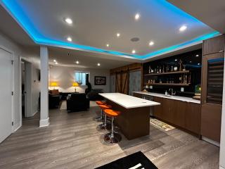 Edge of the Mountain Villa - North Vancouver - 0