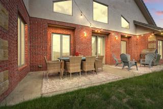 Luxe Villa Expansive Yard Near Rapid City - 6