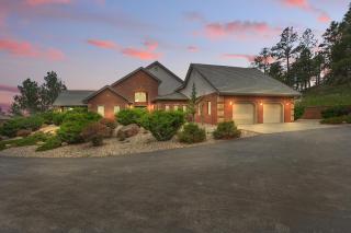 Luxe Villa Expansive Yard Near Rapid City - 0