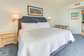 Ocean View and Pool Access Condo in Myrtle Beach - Myrtle Beach - 1