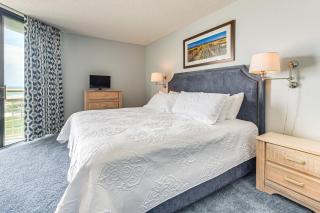 Ocean View and Pool Access Condo in Myrtle Beach - Myrtle Beach - 2