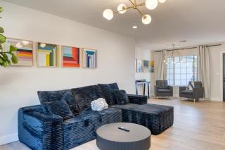 Sol Vista Private Oasis w Pool Putting Green and Prime Location - 4