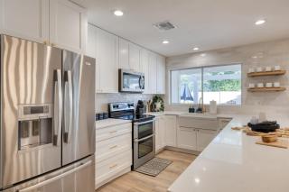 Sol Vista Private Oasis w Pool Putting Green and Prime Location - 1