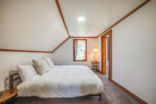 Snowmobile and Explore! Charming Kewaunee Hideaway - 3