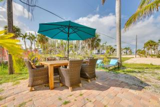 Walk to Beach Fort Meyers Home with Patio! - 9