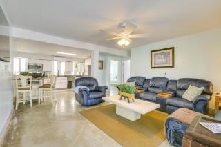 Walk to Beach: Fort Meyers Home w/ Patio! - 8