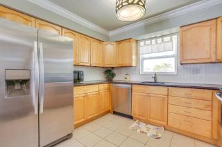 Steps to Shore Cozy Condo in Fort Myers Beach! - Fort Myers Beach - 2