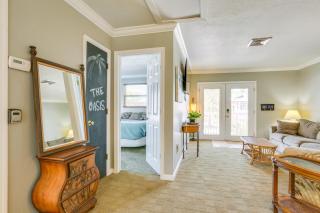 Dog-Friendly Getaway: Steps to Fort Myers Beach! - 3