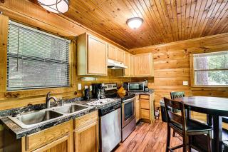 Dollys Hideaway by Venture Smoky Mountains - Pigeon Forge - 2