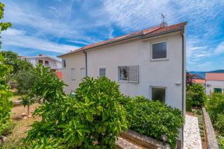 Apartments Teresa - Seget Vranjica - 0