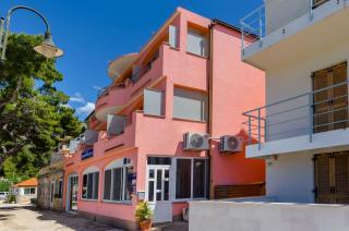 Apartments Juka - Milna - 0