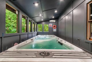 Flowing Waters Lodge by Venture Smoky Mountains - 0