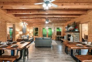 Flowing Waters Lodge by Venture Smoky Mountains - Pigeon Forge - 2