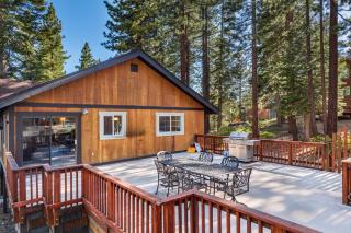 Geraldine Drive by AvantStay Hot Tub Views Walk to Trails Game Room - Incline Village - 8