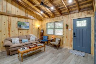 Less Than 1 Mi to Devils Fork Recreation Area Cozy Cabin! - - 7