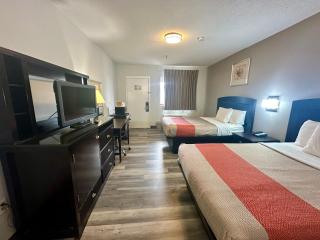 Red Carpet Inn Norwalk - 1