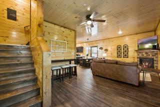 Golden Bear Lodge by Venture Smoky Mountains - 2