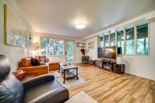 8 Mi to Dtwn Seattle Pet-Friendly Apt with Hot Tub - Mercer Island - 8
