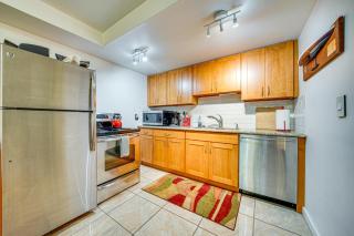 8 Mi to Dtwn Seattle Pet-Friendly Apt with Hot Tub - Mercer Island - 5