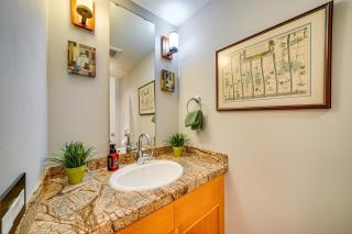 8 Mi to Dtwn Seattle Pet-Friendly Apt with Hot Tub - Mercer Island - 2