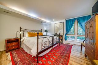 8 Mi to Dtwn Seattle Pet-Friendly Apt with Hot Tub - Mercer Island - 1