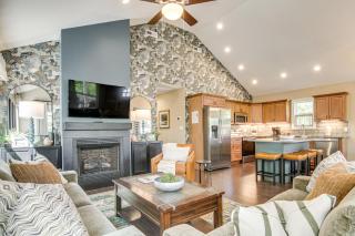 Walk to Dtwn Waynesville Home with Deck! - Waynesville - 0