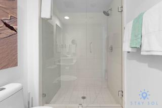 Infinite View with Balcony and Resort, Pool, Gym - Hallandale Beach - 5