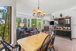 Snowcap Escape at Mount Bachelor Village Resort with Pool and Hot Tub - 3