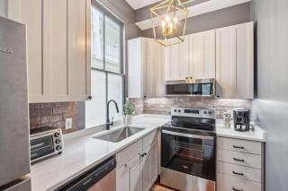 Beautiful Renovated Apartment One Block from King - Charleston - 4