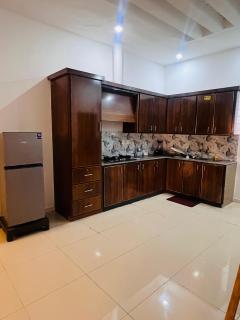 Furnished Comfy House - Faisalabad - 8