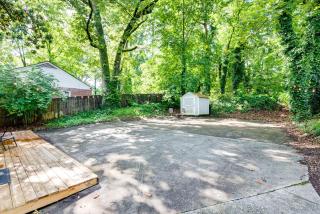 Walk to Golf Cozy Home with Lush Yard in Atlanta! - Atlanta - 8