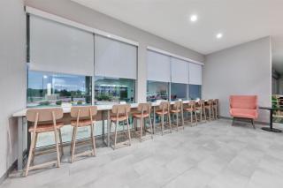 Home2 Suites By Hilton Paris - Paris - 1