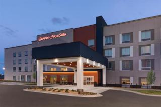 Hampton Inn & Suites by Hilton Little Rock Airport - 9